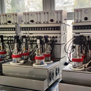 Estación de fermentación Techmi BIO Lab de 8 biorreactores está diseñada para investigación y desarrollo a microescala